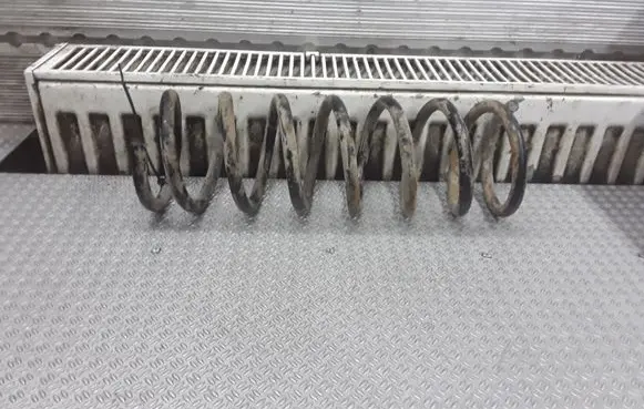 Ford Mondeo Mk III Rear coil spring