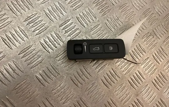 Volvo XC90 Tailgate opening switch 31376509