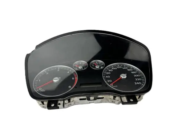 Ford Focus Speedometer (instrument cluster) 4M5T10849GS