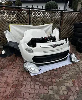 Fiat 500L Front piece kit 