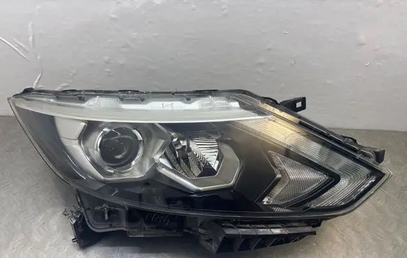 Nissan Qashqai Headlight/headlamp 10018015