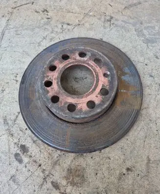 Volkswagen Touran I Rear brake disc