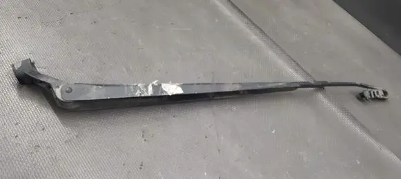 Toyota Yaris Front wiper blade arm 85221-0D020