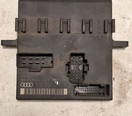Audi A4 S4 B6 8E 8H Comfort/convenience module 8E0907279B 04072001