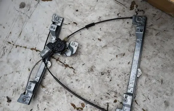 Renault Kangoo II Front window lifting mechanism without motor