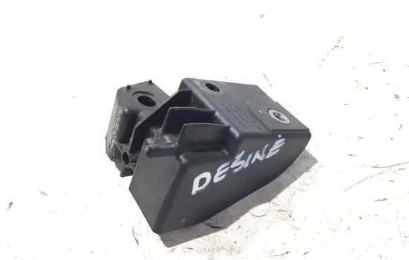 Tesla Model S Front bumper mounting bracket 102079200B