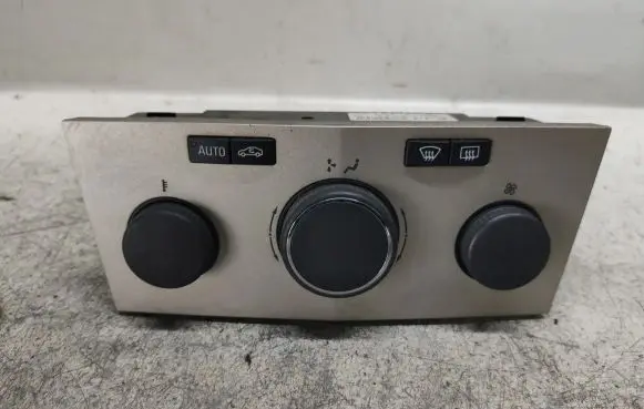 Opel Zafira B Climate control unit 13250621