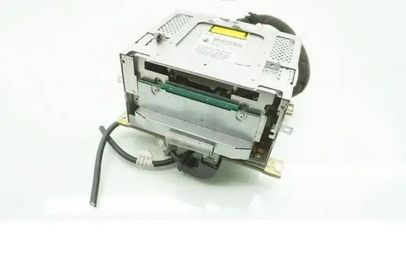 Maserati Coupe Radio/CD/DVD/GPS head unit 067604527