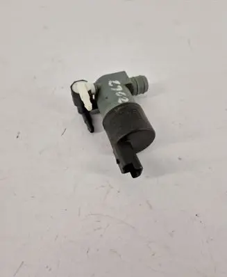 Nissan Qashqai Windscreen/windshield washer pump 9641553880