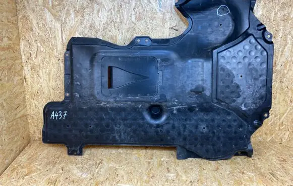 Mercedes-Benz E A207 Engine splash shield/under tray A2125240725 78070002