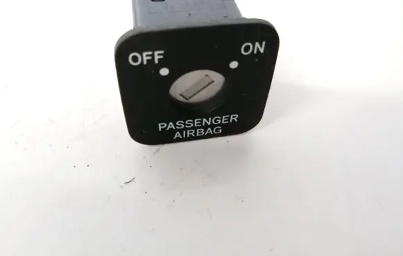 Toyota Yaris Passenger airbag on/off switch 