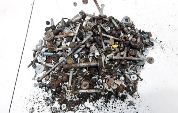 Nuts/bolts