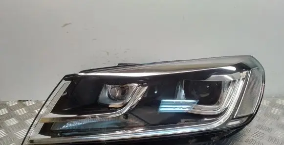 Volkswagen Touareg II Headlight/headlamp 7P52941751A