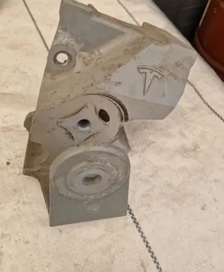 Tesla Model X Engine mounting bracket 1075824