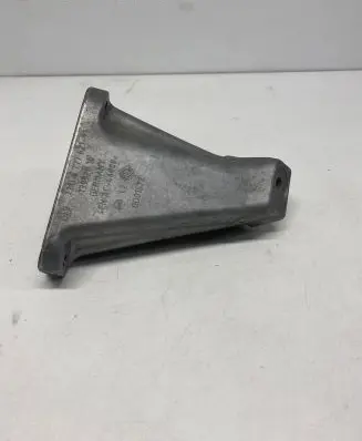 BMW 7 F01 F02 F03 F04 Engine mounting bracket 6777621 GD01522 A64600