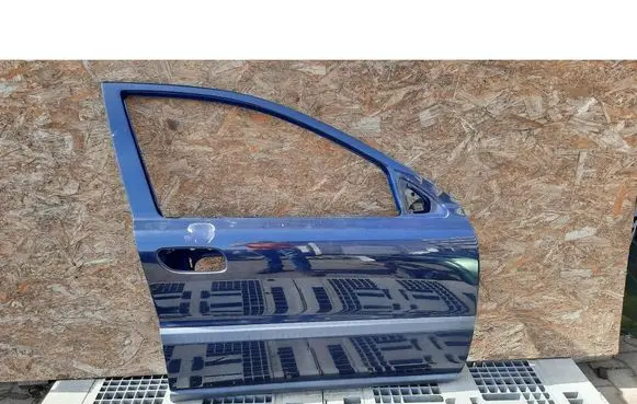 Volvo V70 Front door
