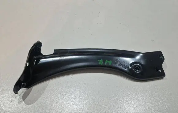 Skoda Superb B8 (3V) Fender mounting bracket 3V0821141