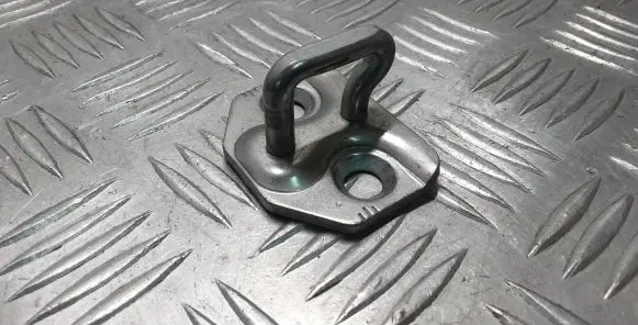 Volvo V40 Front door lock loop/hook striker 31391833