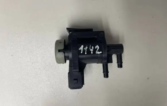 Audi A4 S4 B6 8E 8H Turbo solenoid valve 1J0906283A