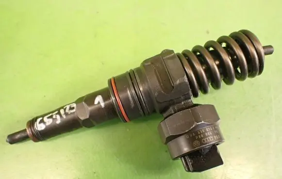Volkswagen PASSAT B5 Fuel injector