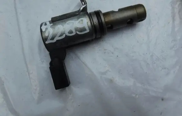 Audi A3 S3 A3 Sportback 8P Camshaft position sensor 033906455A