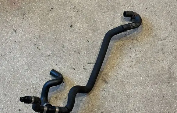 Mercedes-Benz E AMG W213 Engine coolant pipe/hose A2138308400
