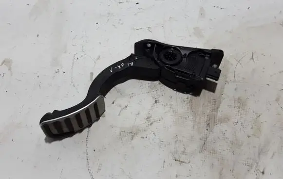 Volvo V40 Accelerator throttle pedal 31341778