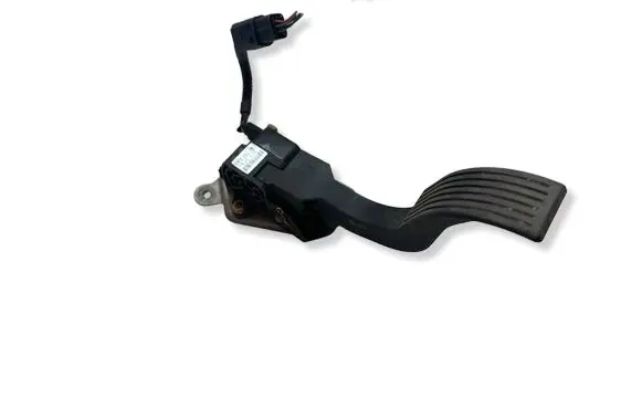 Hyundai Santa Fe Accelerator throttle pedal 