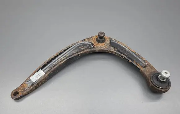 Citroen DS5 Front lower control arm/wishbone 884981