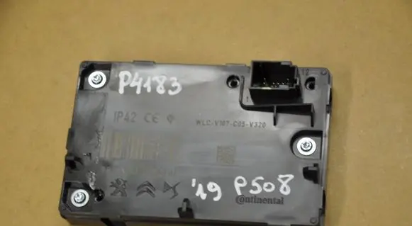 Peugeot 508 II Wireless charging module 9813403280