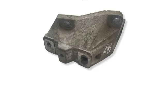 Volkswagen Golf IV Engine mounting bracket 