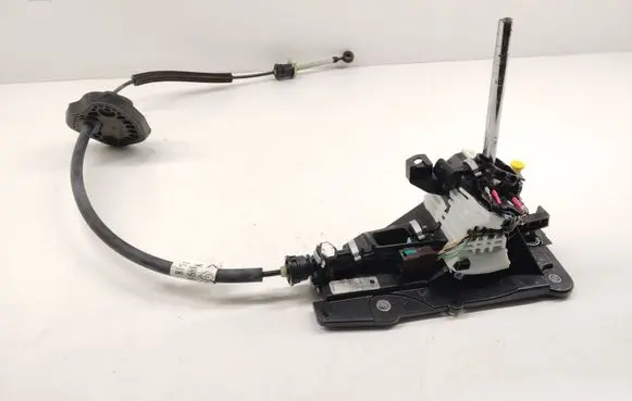 Renault Latitude (L70) Gear shifter/selector 8201054502