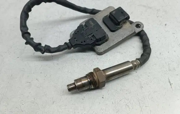 Mercedes-Benz Vito Viano W447 Lambda probe sensor A0009052709 0009052709