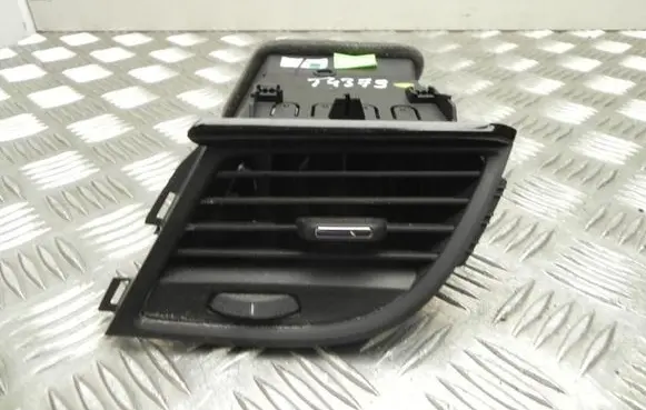 Vauxhall Zafira B Rear air vent grill 13432405 T4379