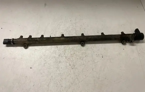 Mercedes-Benz E W211 Fuel main line pipe A6130700195 A6110780449