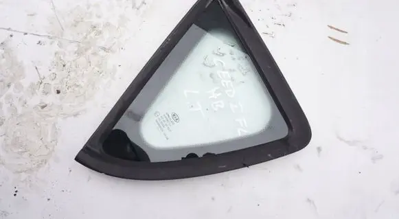 KIA Ceed Front triangle window/glass SZYBKA