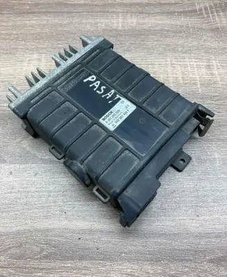 Volkswagen PASSAT B3 Engine control unit/module ECU 0261200228 893907404F