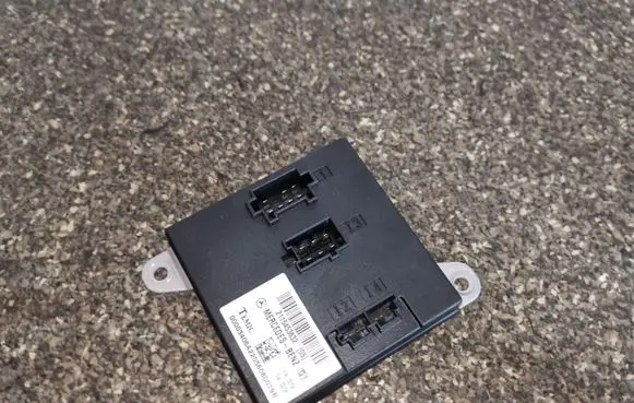 Mercedes-Benz E W211 Other control units/modules 2115453632