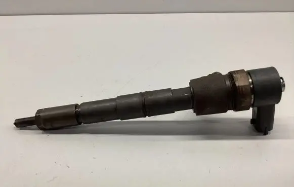 Alfa Romeo Giulietta Fuel injector 0445110300
