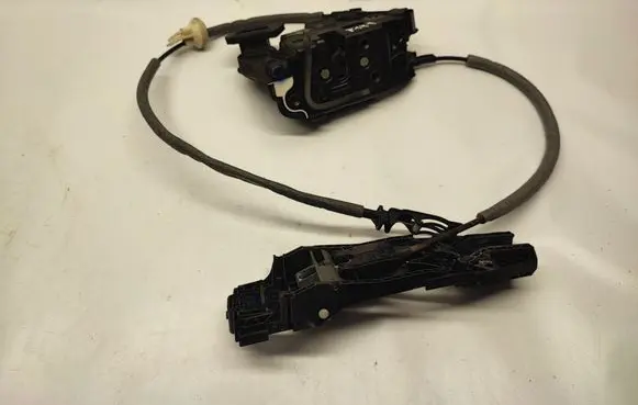 Volkswagen Golf VII Coupe door lock (next to the handle) 5K2837015D 5N0839885H