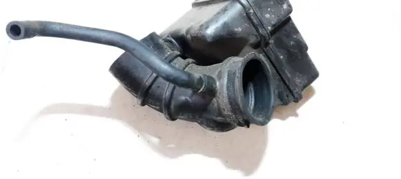 Mazda 626 Air intake hose/pipe