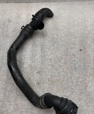 Audi A5 8T 8F Engine coolant pipe/hose 8E0122293B