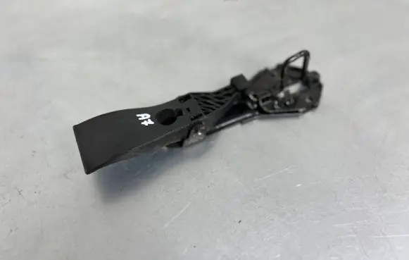 Audi A7 S7 4G Engine bonnet/hood lock/latch loop/hook 4G8823480B