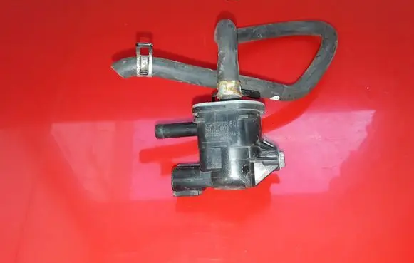 Toyota RAV 4 (XA30) Vacuum valve 9091012276 1362007010