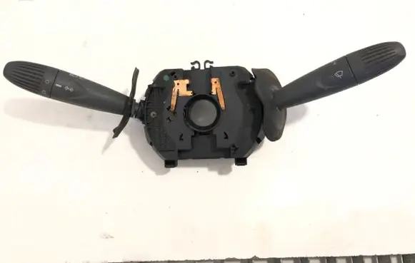 Wiper turn signal indicator stalk/switch