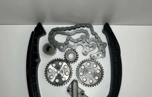 Toyota Yaris Timing chain (engine) TCK82 352440521