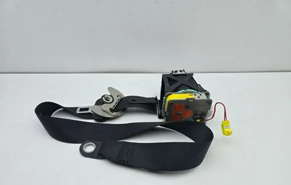 Toyota Auris 150 Front seatbelt 7321002221 070411