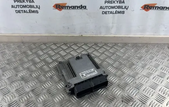 Volkswagen PASSAT B8 Engine control unit/module 04L907309R