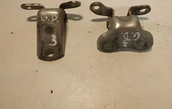 Toyota Corolla Verso AR10 Rear door hinge set 