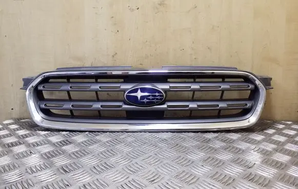 Subaru Outback Front bumper upper radiator grill